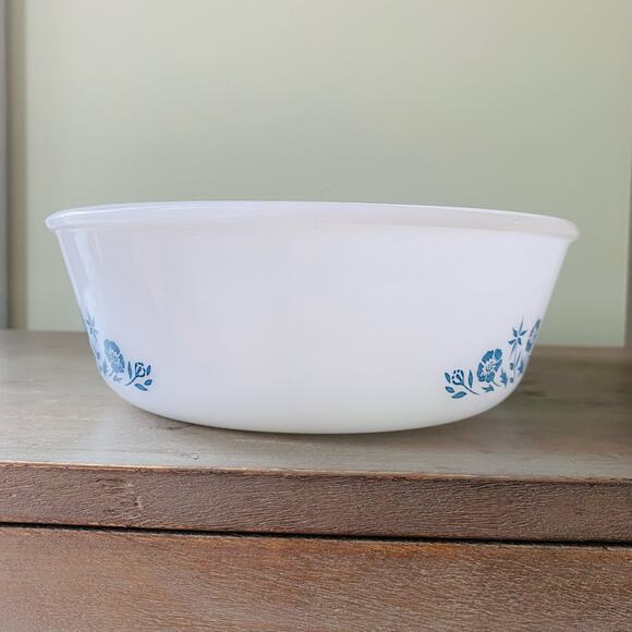 Vintage Glasbake 1 1/2 Qt Casserole Ovenware with Blue Flowers Made in USA - Picture 4 of 9